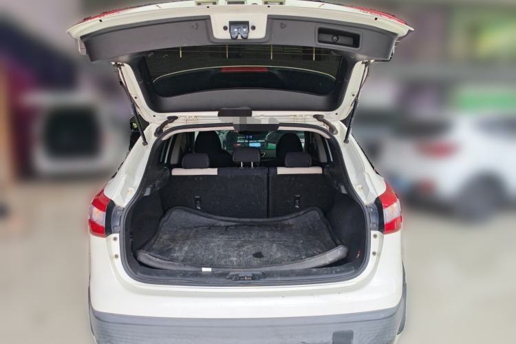 Used Nissan Qashqai 2016 2.0L CVT Elite Edition Trunk