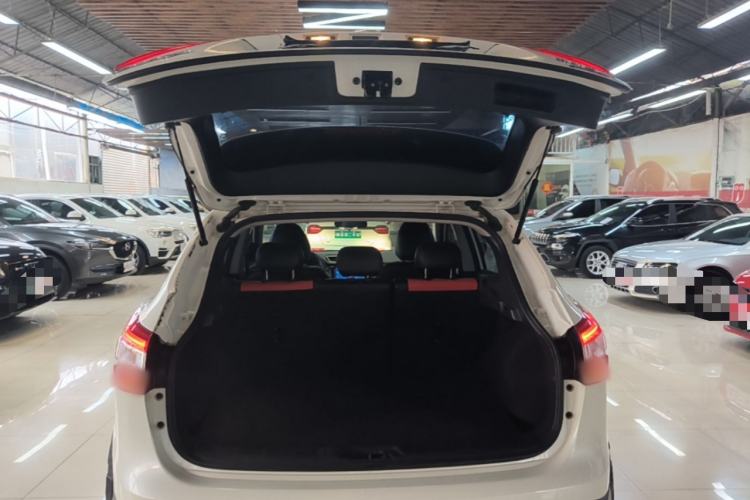 Used Nissan Qashqai 2016 2.0L CVT Elite Edition Trunk