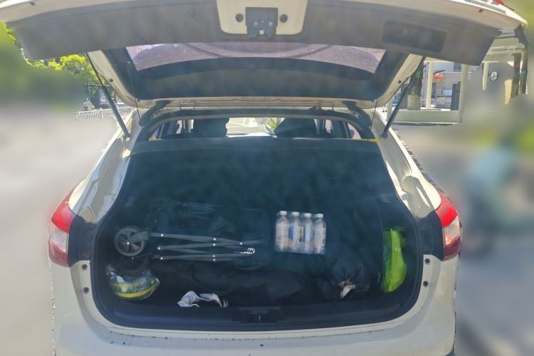 Used Nissan Qashqai 2016 2.0L CVT Elite Edition Trunk