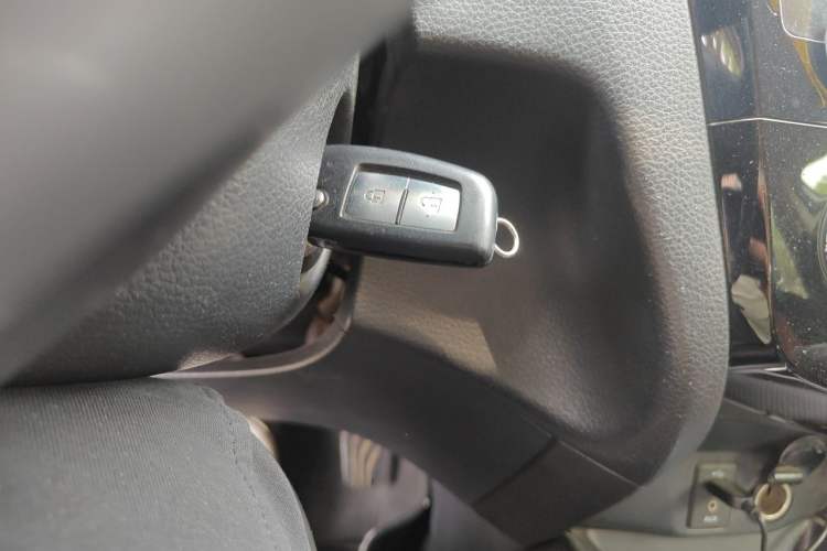 Used Nissan Qashqai 2016 2.0L CVT Elite Edition Vehicle Key