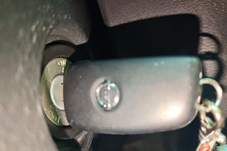 Used Nissan Qashqai 2016 2.0L CVT Elite Edition Vehicle Key