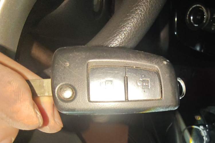 Used Nissan Qashqai 2016 2.0L CVT Elite Edition Vehicle Key