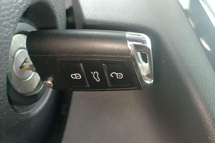 Used Nissan Qashqai 2016 2.0L CVT Elite Edition Vehicle Key