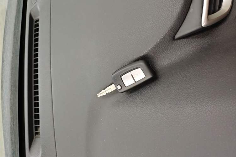 Used Nissan Qashqai 2016 2.0L CVT Elite Edition Vehicle Key