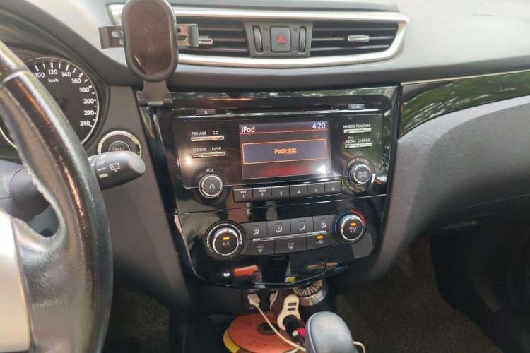 Used Nissan Qashqai 2016 2.0L CVT Luxury Edition Audio And AC Panel