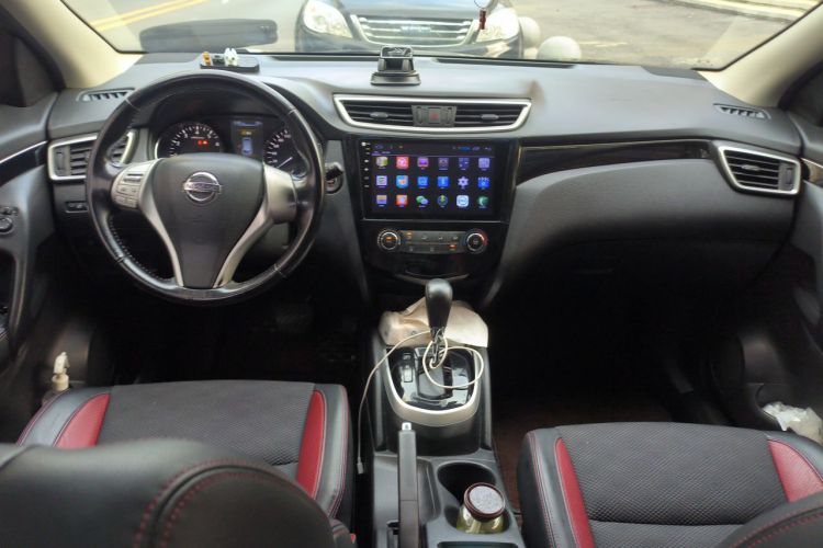 Used Nissan Qashqai 2016 2.0L CVT Luxury Edition Center Console