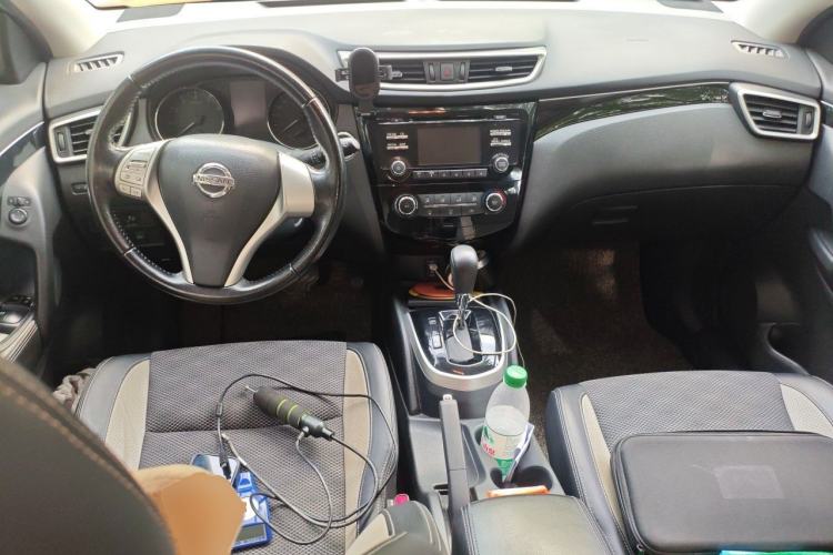 Used Nissan Qashqai 2016 2.0L CVT Luxury Edition Center Console