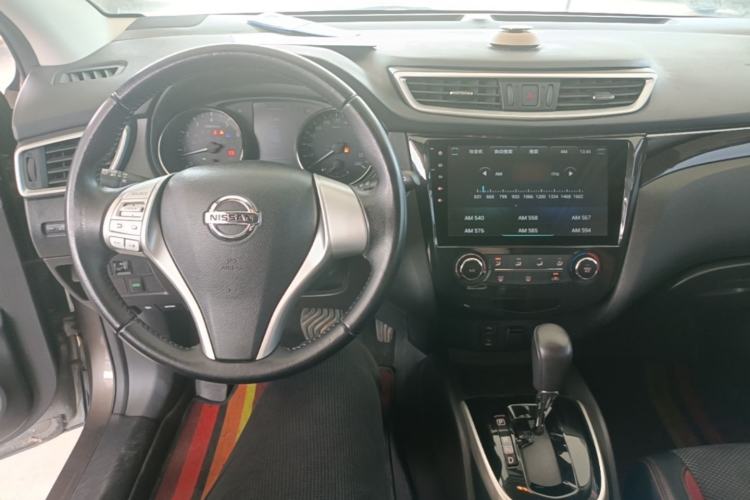 Used Nissan Qashqai 2016 2.0L CVT Luxury Edition Center Console