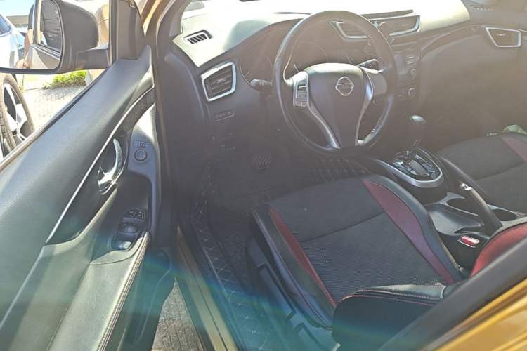 Used Nissan Qashqai 2016 2.0L CVT Luxury Edition Driver Seat
