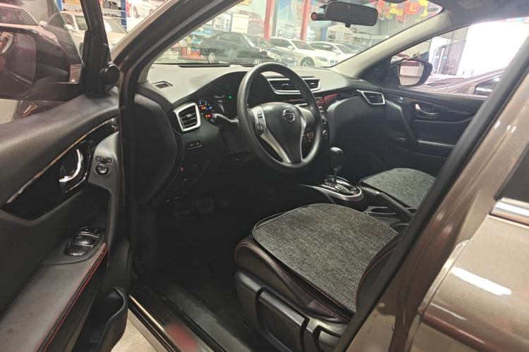 Used Nissan Qashqai 2016 2.0L CVT Elite Edition Driver Seat