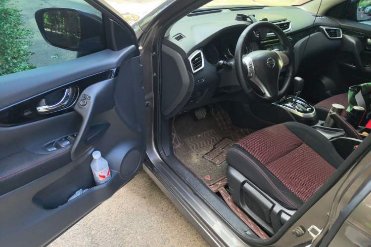 Used Nissan Qashqai 2016 2.0L CVT Elite Edition Driver Seat