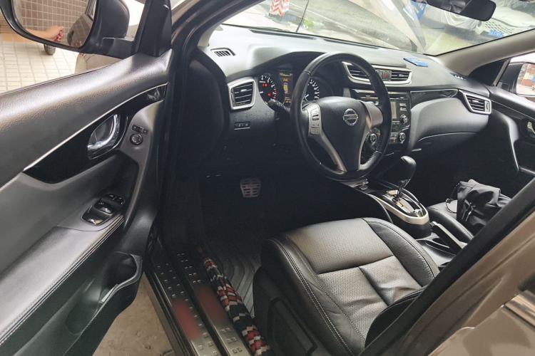 Used Nissan Qashqai 2016 2.0L CVT Luxury Edition Driver Seat