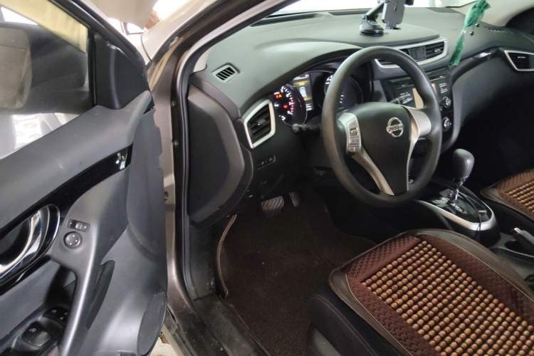 Used Nissan Qashqai 2016 2.0L CVT Elite Edition Driver Seat