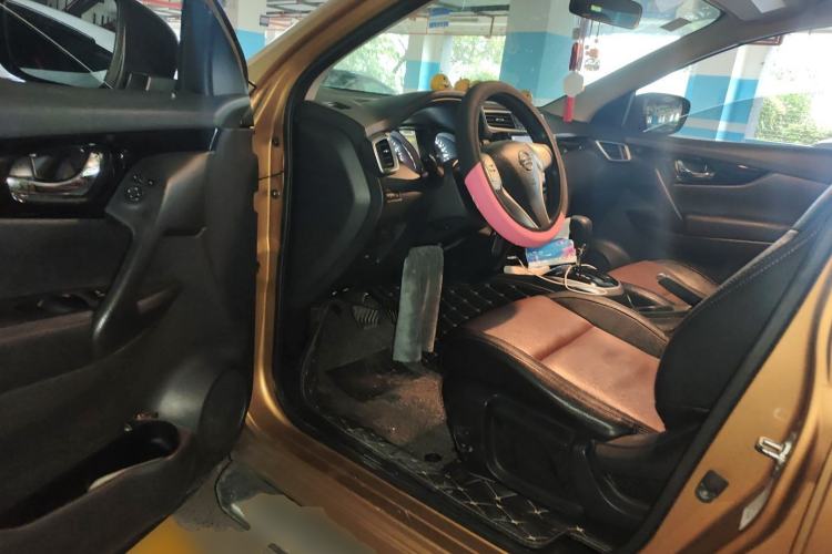 Used Nissan Qashqai 2016 2.0L CVT Elite Edition Driver Seat