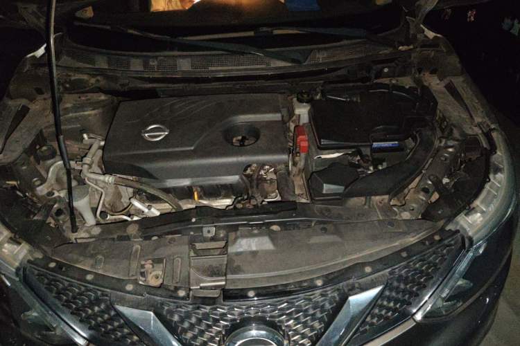 Used Nissan Qashqai 2016 2.0L CVT Elite Edition Engine Bay