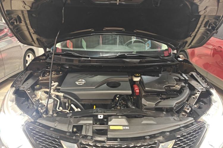 Used Nissan Qashqai 2016 2.0L CVT Elite Edition Engine Bay