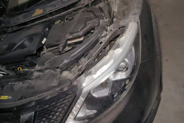 Used Nissan Qashqai 2016 2.0L CVT Elite Edition Engine Bay Left