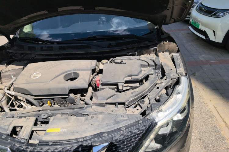 Used Nissan Qashqai 2016 2.0L CVT Elite Edition Engine Bay Left
