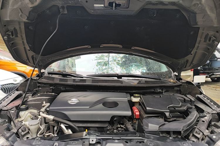 Used Nissan Qashqai 2016 2.0L CVT Elite Edition Engine Bay