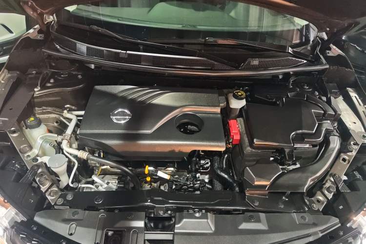 Used Nissan Qashqai 2016 2.0L CVT Elite Edition Engine Bay