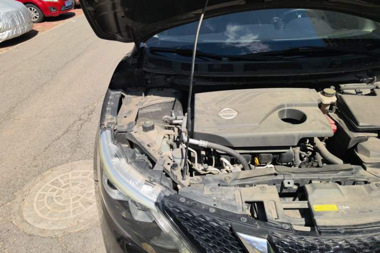 Used Nissan Qashqai 2016 2.0L CVT Elite Edition Engine Bay Right