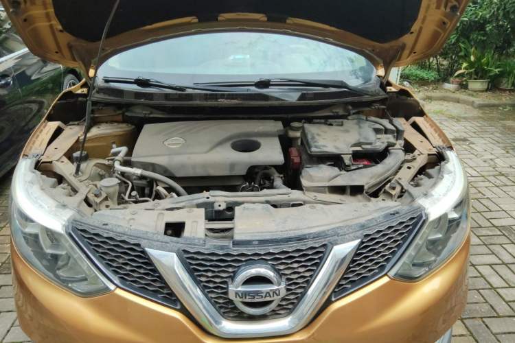 Used Nissan Qashqai 2016 2.0L CVT Elite Edition Engine Bay