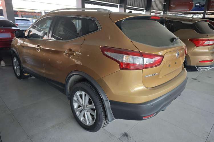 Used Nissan Qashqai 2016 2.0L CVT Elite Edition Exterior 3