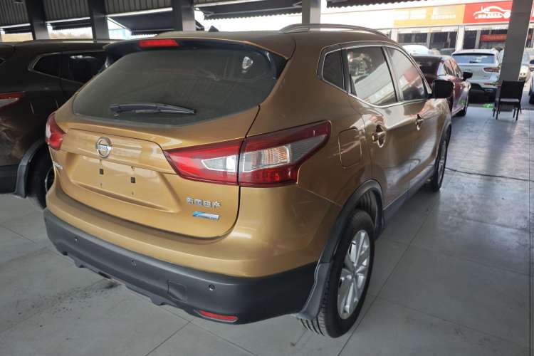 Used Nissan Qashqai 2016 2.0L CVT Elite Edition Exterior 4
