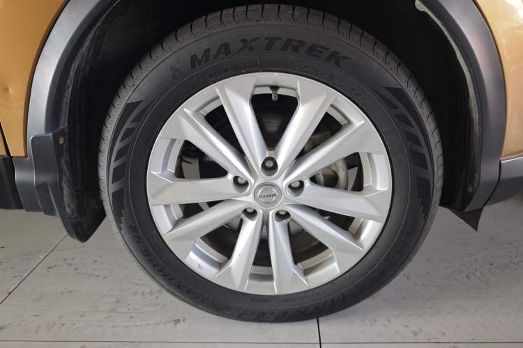Used Nissan Qashqai 2016 2.0L CVT Elite Edition Exterior 5