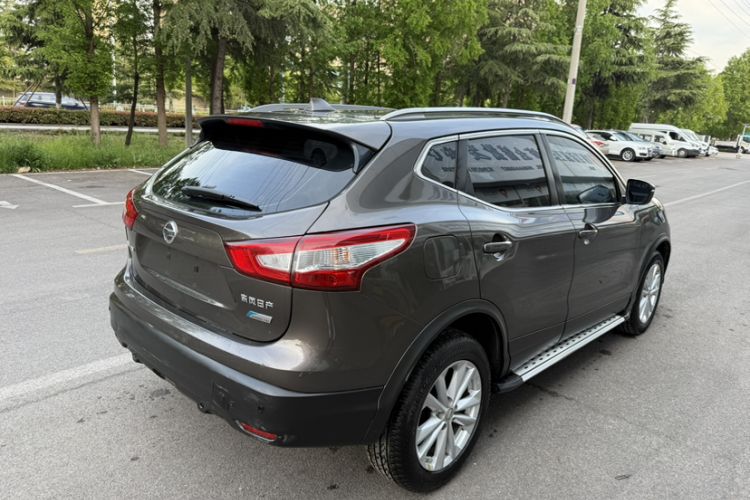 Used Nissan Qashqai 2016 2.0L CVT Elite Edition Exterior 6
