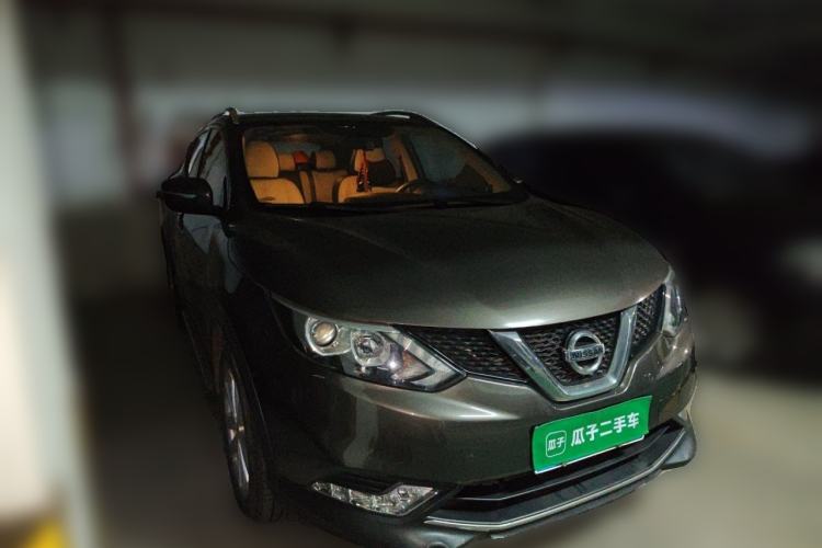 Used Nissan Qashqai 2016 2.0L CVT Elite Edition Front Right 45 Deg
