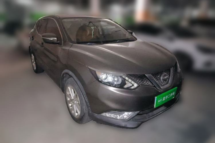 Used Nissan Qashqai 2016 2.0L CVT Elite Edition Front Right 45 Deg