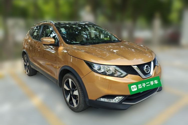 Used Nissan Qashqai 2016 2.0L CVT Luxury Edition Front Right 45 Deg