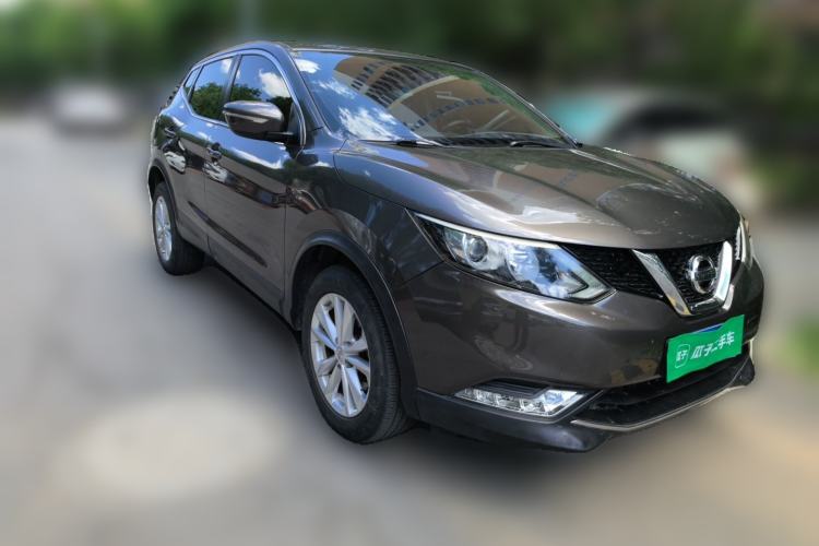 Used Nissan Qashqai 2016 2.0L CVT Elite Edition Front Right 45 Deg