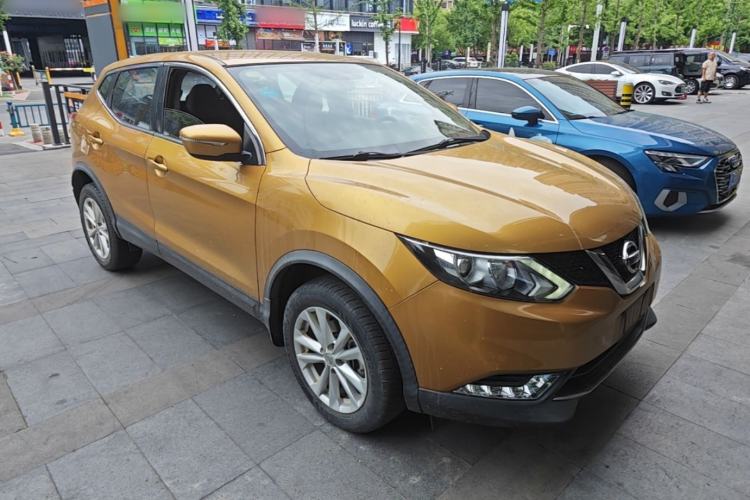 Used Nissan Qashqai 2016 2.0L CVT Elite Edition Front Right 45 Deg