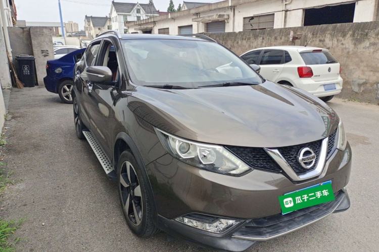Used Nissan Qashqai 2016 2.0L CVT Luxury Edition Front Right 45 Deg