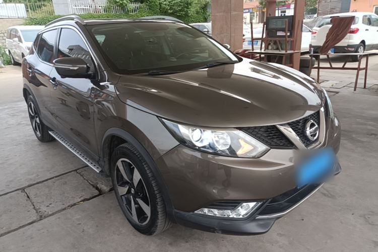 Used Nissan Qashqai 2016 2.0L CVT Luxury Edition Front Right 45 Deg