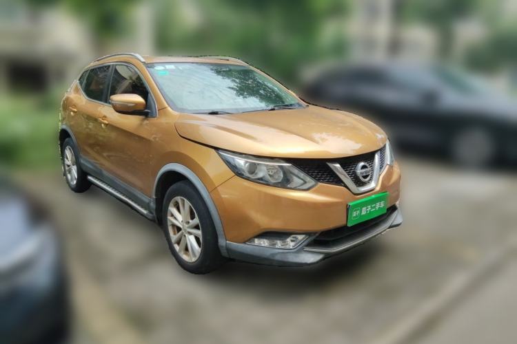 Used Nissan Qashqai 2016 2.0L CVT Elite Edition Front Right 45 Deg