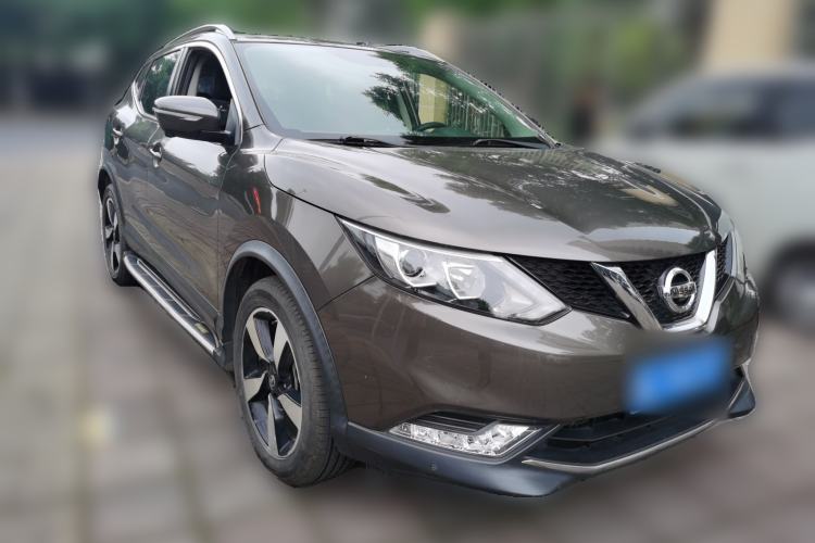 Used Nissan Qashqai 2016 2.0L CVT Luxury Edition Front Right 45 Deg
