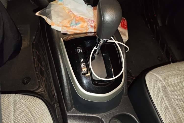 Used Nissan Qashqai 2016 2.0L CVT Elite Edition Gear Lever