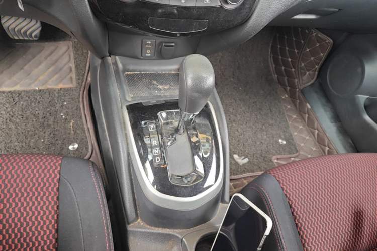 Used Nissan Qashqai 2016 2.0L CVT Elite Edition Gear Lever