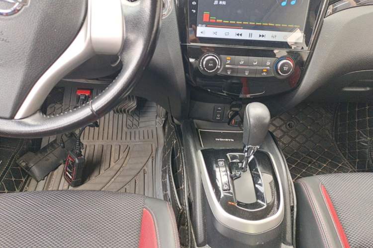 Used Nissan Qashqai 2016 2.0L CVT Luxury Edition Gear Lever