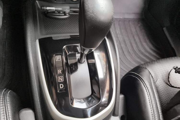 Used Nissan Qashqai 2016 2.0L CVT Luxury Edition Gear Lever