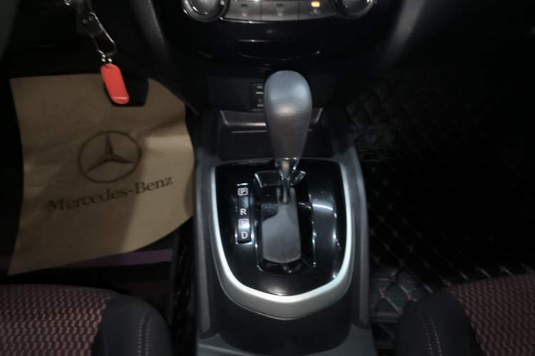 Used Nissan Qashqai 2016 2.0L CVT Elite Edition Gear Lever