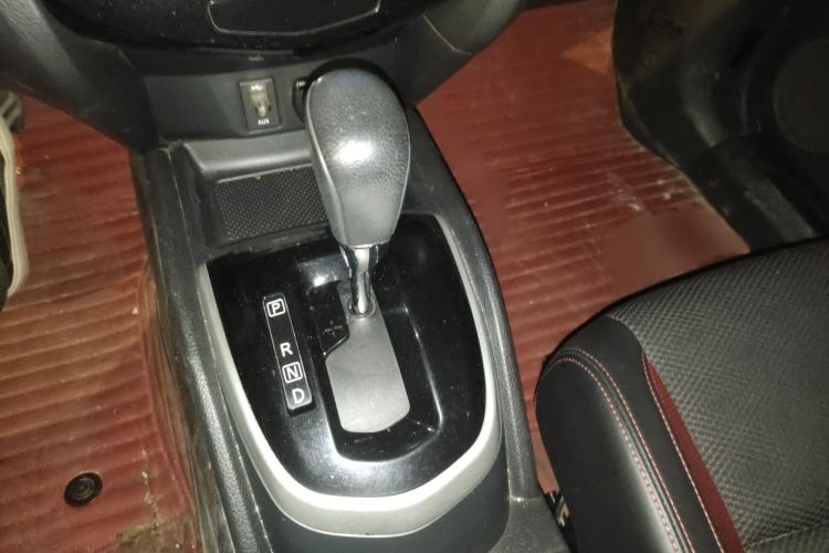 Used Nissan Qashqai 2016 2.0L CVT Luxury Edition Gear Lever