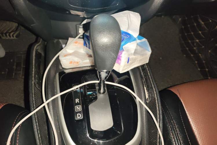 Used Nissan Qashqai 2016 2.0L CVT Elite Edition Gear Lever