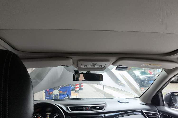 Used Nissan Qashqai 2016 2.0L CVT Luxury Edition Headliner
