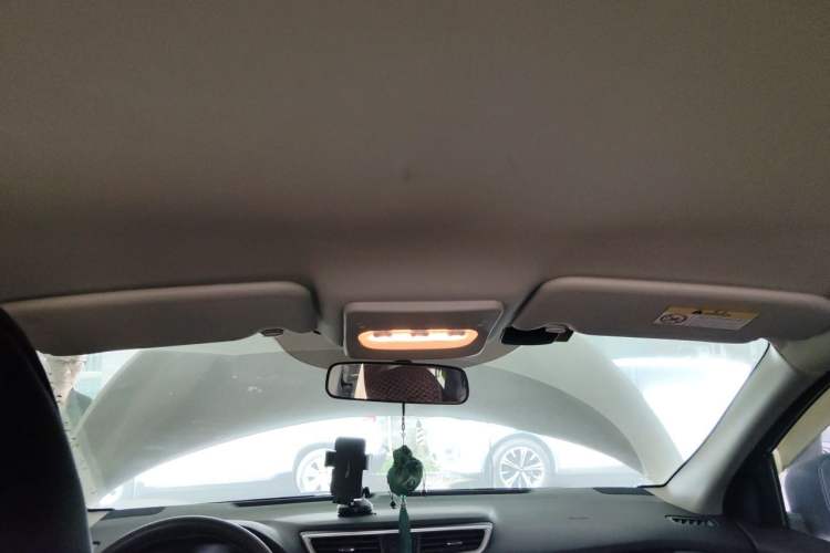 Used Nissan Qashqai 2016 2.0L CVT Elite Edition Headliner