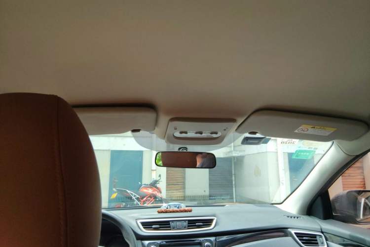 Used Nissan Qashqai 2016 2.0L CVT Elite Edition Headliner