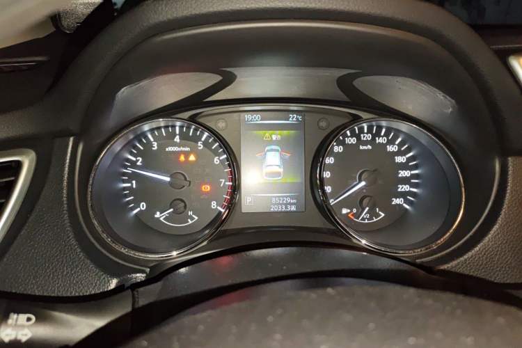Used Nissan Qashqai 2016 2.0L CVT Elite Edition Instrument Cluster
